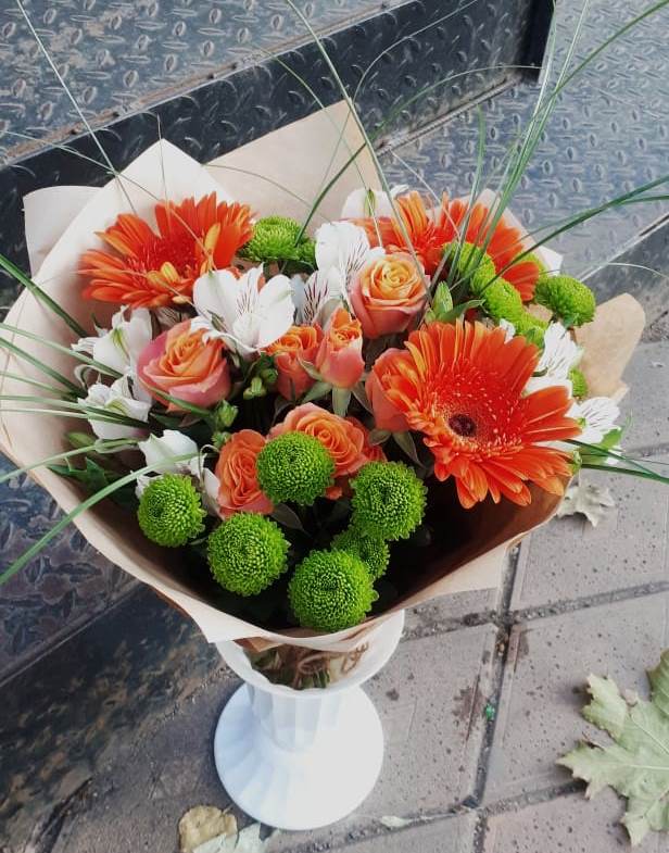 Букет цветов из: Герберы, Хризантемы, Альстромерии и Розы в Лебедяни