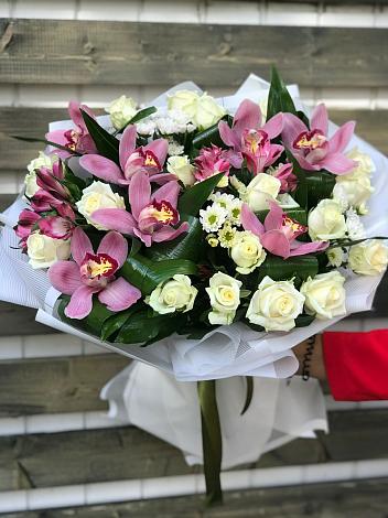 Букет цветов из: Розы и Хризантемы в Лебедяни