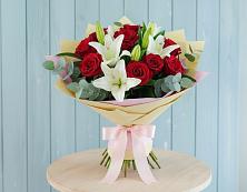 Букет цветов из:  Лилии и Розы в Лебедяни