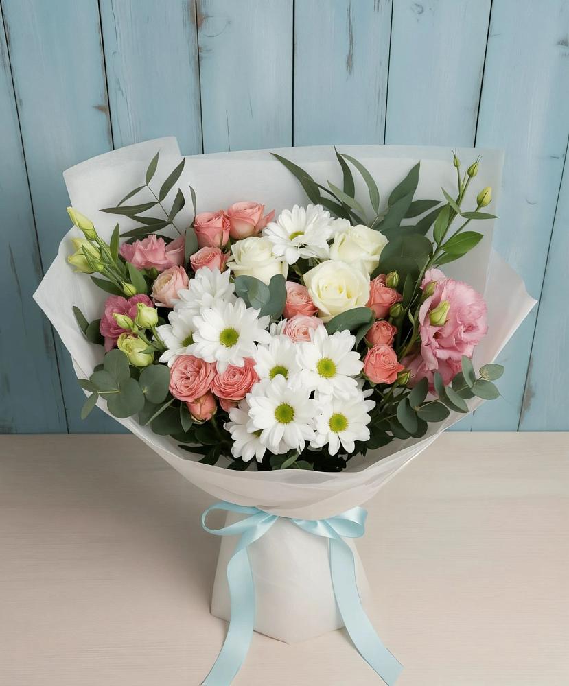 Букет цветов из: Розы, Лизиантусы и Хризантемы в Лебедяни