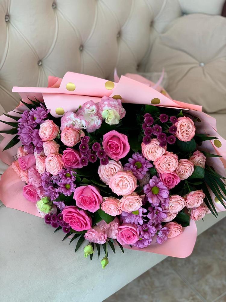 Букет цветов из: Хризантемы, Розы и Лизиантусы в Лебедяни