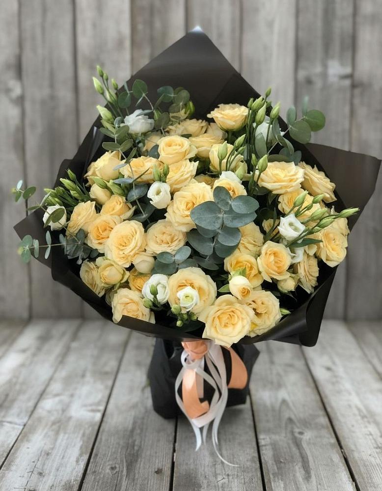 Букет цветов из: Розы и Лизиантусы в Лебедяни