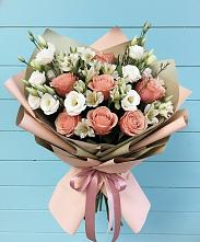 Букет цветов из:  Розы, Альстромерии и Лизиантусы #REPLACE_PRED# Лебедяни