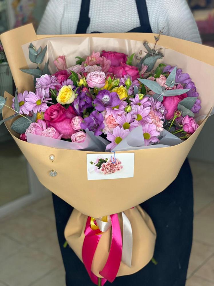 Букет цветов из: Хризантемы, Гвоздики и Альстромерии в Лебедяни