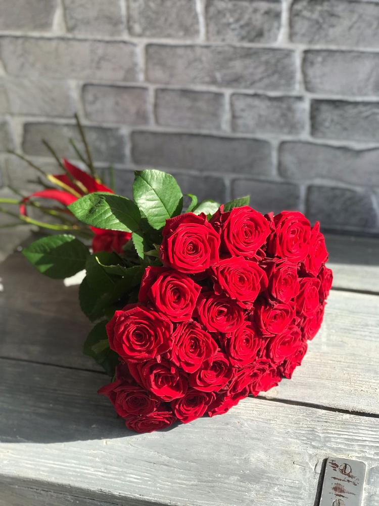 Букет Красные розы Фридом в Лебедяни