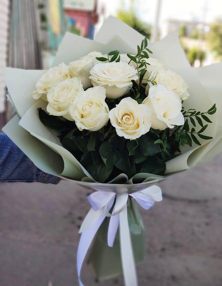 Букет Белые розы Проуд в Лебедяни