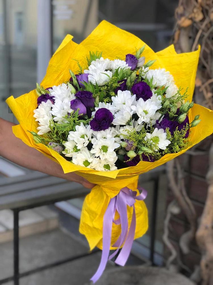 Букет цветов из: Ирисы, Хризантемы и Ромашки в Лебедяни