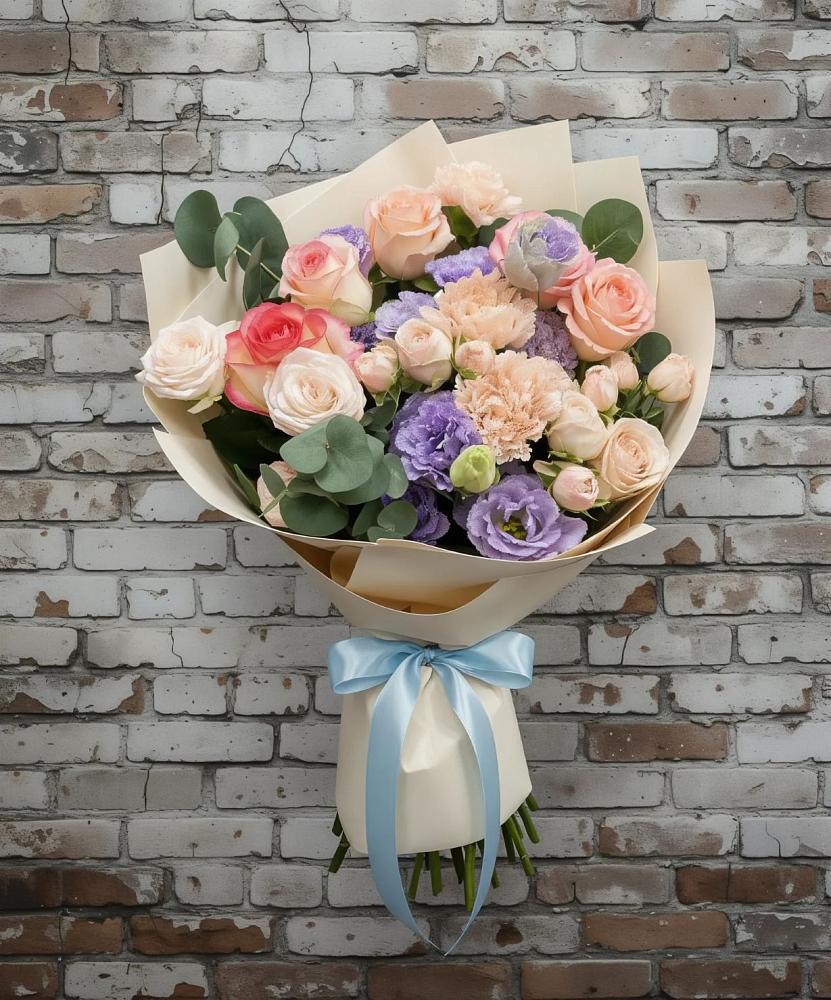 Букет цветов из: Розы, Лизиантусы и Гвоздики в Лебедяни