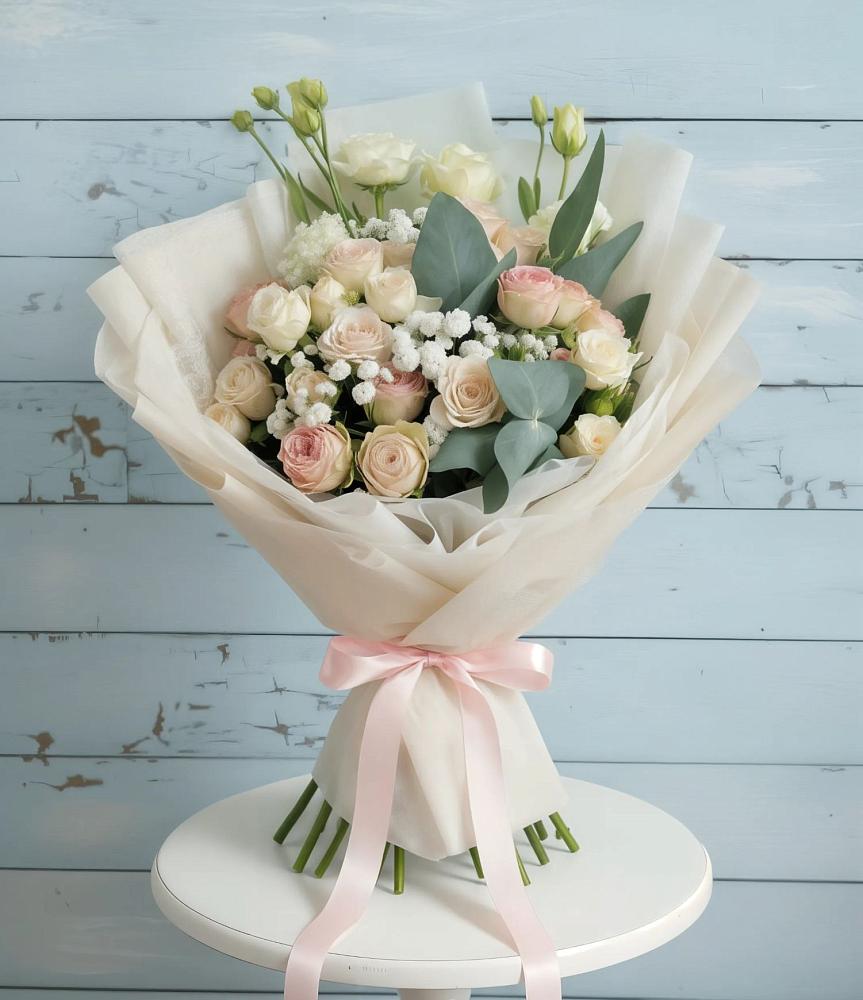 Букет цветов из: Розы и Лизиантусы в Лебедяни