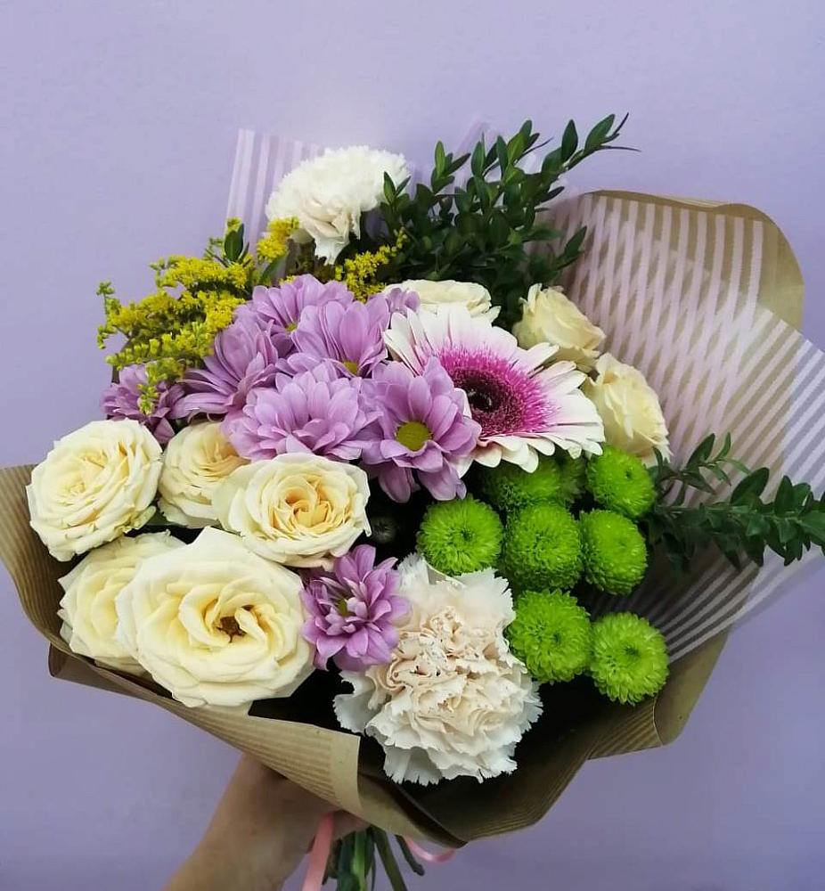 Букет цветов из: Хризантемы, Розы, Гвоздики и Герберы в Лебедяни