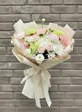 Букет цветов из:  Гвоздики, Розы, Лизиантусы и Хризантемы в Лебедяни