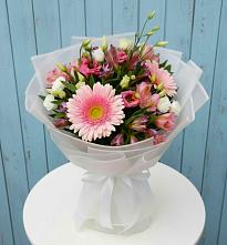 Букет цветов из:  Герберы, Альстромерии и Лизиантусы #REPLACE_PRED# Лебедяни