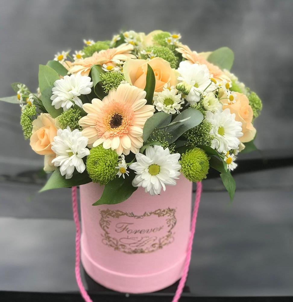 Цветочная композиция из Розы, Герберы и Хризантемы в шляпной коробке в Лебедяни