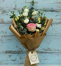 Букет цветов из:  Розы и Лизиантусы #REPLACE_PRED# Лебедяни