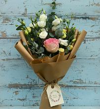 Букет цветов из:  Розы и Лизиантусы в Лебедяни