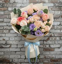 Букет цветов из:  Розы, Лизиантусы и Гвоздики в Лебедяни