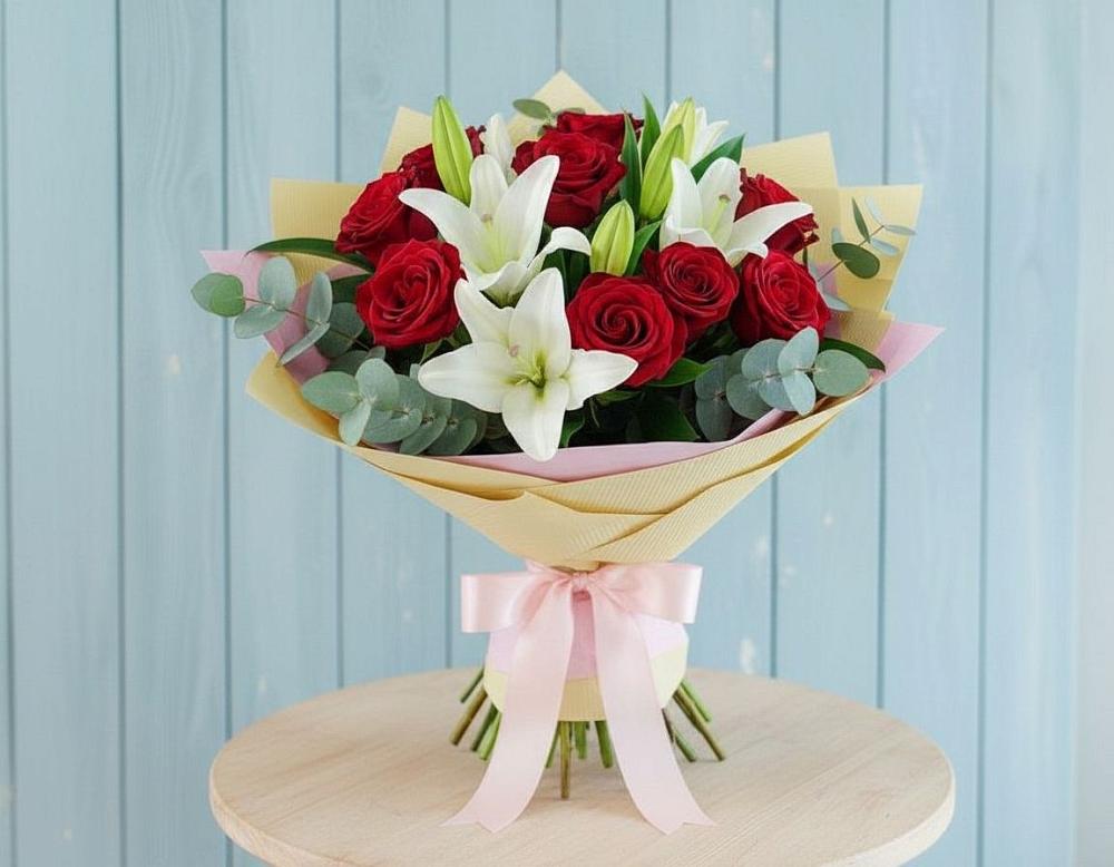 Букет цветов из: Лилии и Розы в Лебедяни